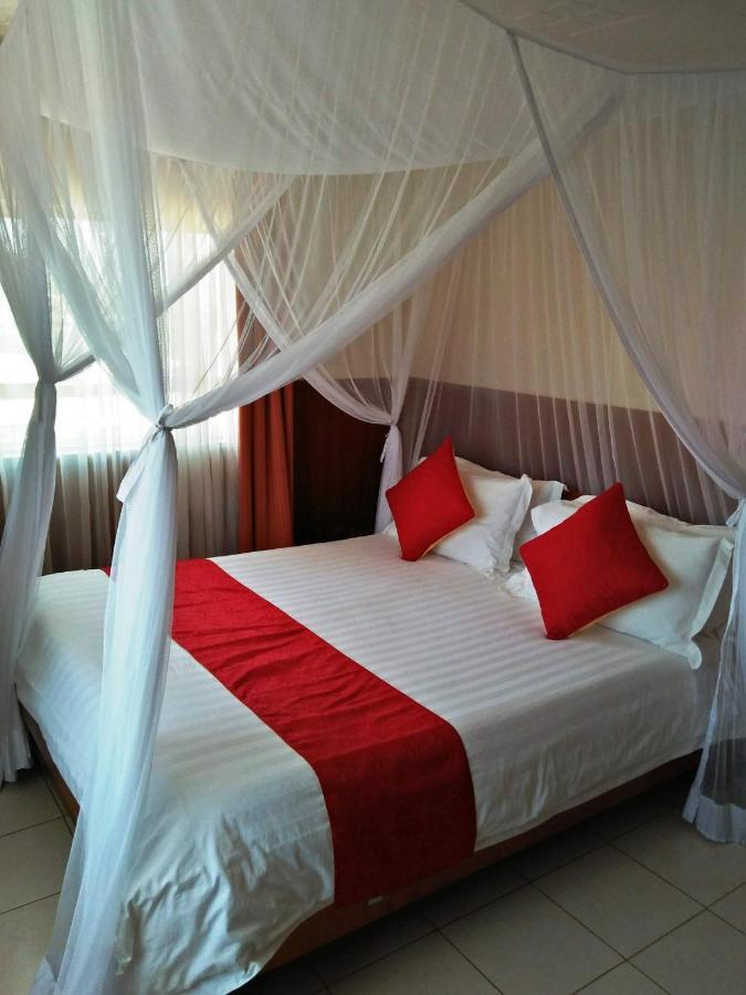 Bomen Hotel Isiolo Exterior foto